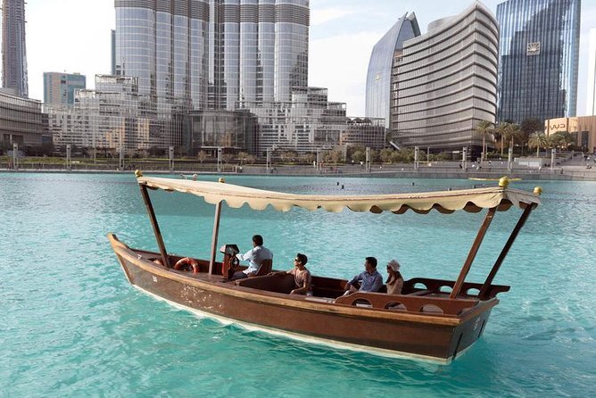 dubai-fountain-show-and-burj-lake-ride-by-traditional-boat