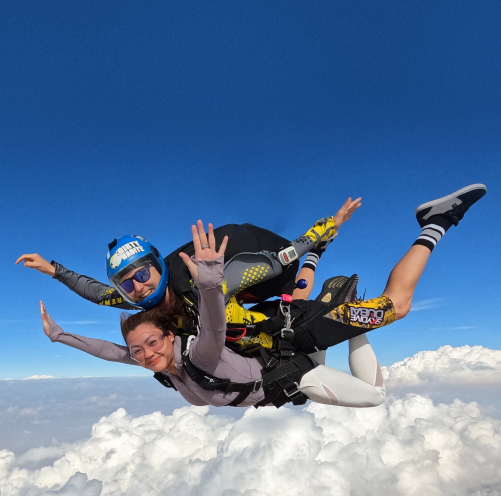 66a8f11092a565dc95432291_Tandem skydive