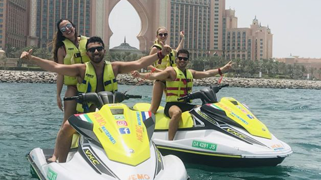 AQW 01 (10) (5) (10) (18)